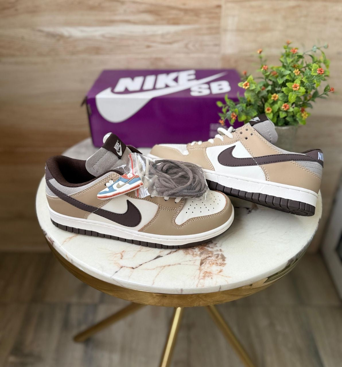 NIKE SB DUNK LOW x OTOMO BROWN
WHITE