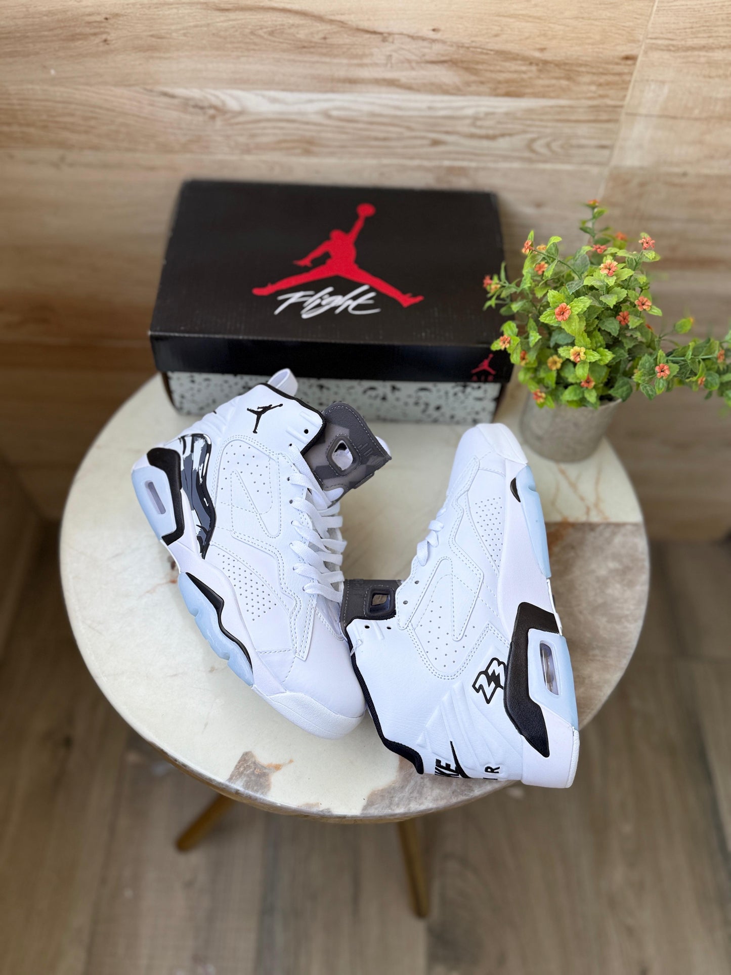 AIR JORDANS JUMPMAN MVP WHITE
BASIC