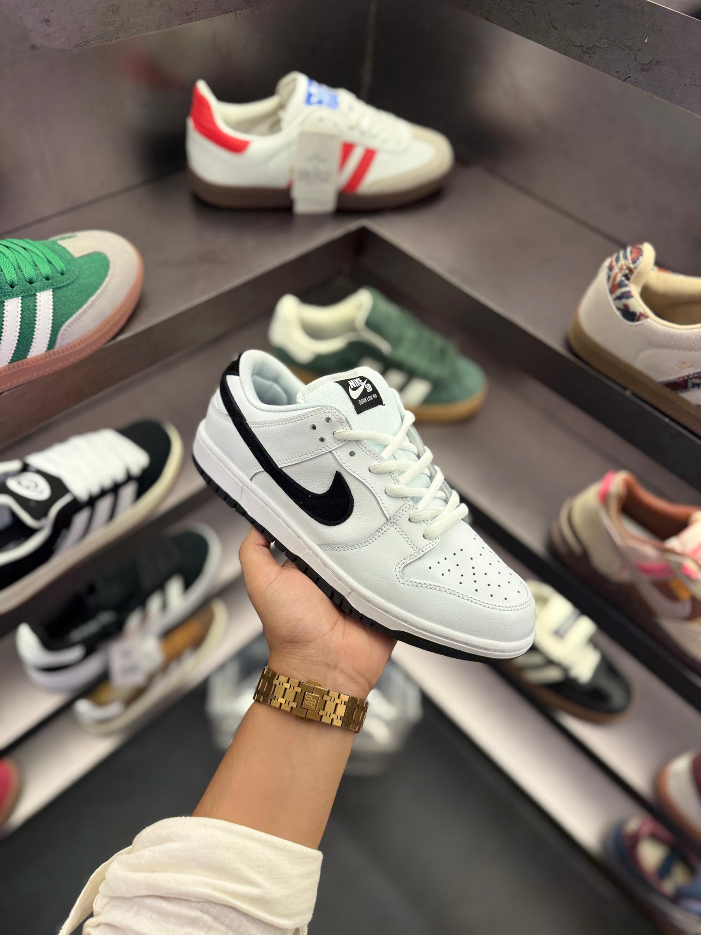 NIKE SB DUNK REVERSE PANDA