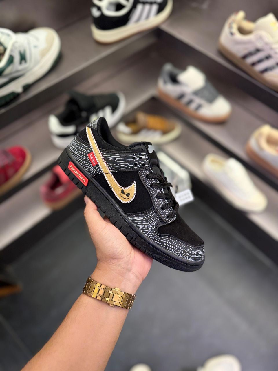 NIKE SB DUNK SUPREME 2025