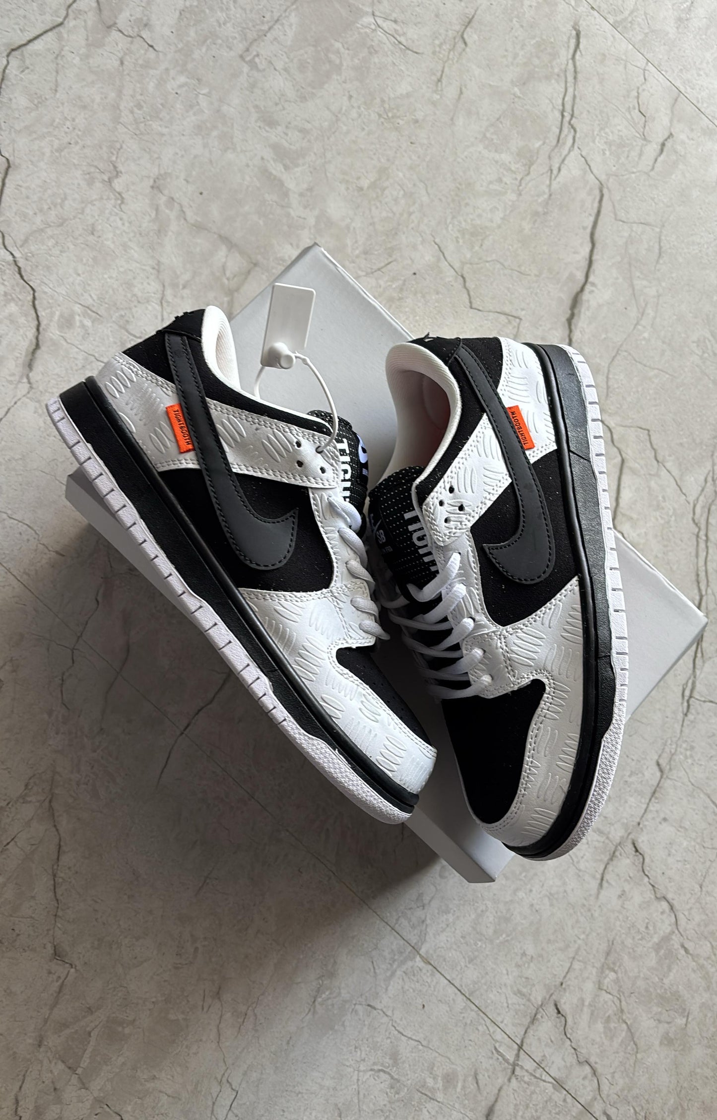 Nike SB dunk tight booth