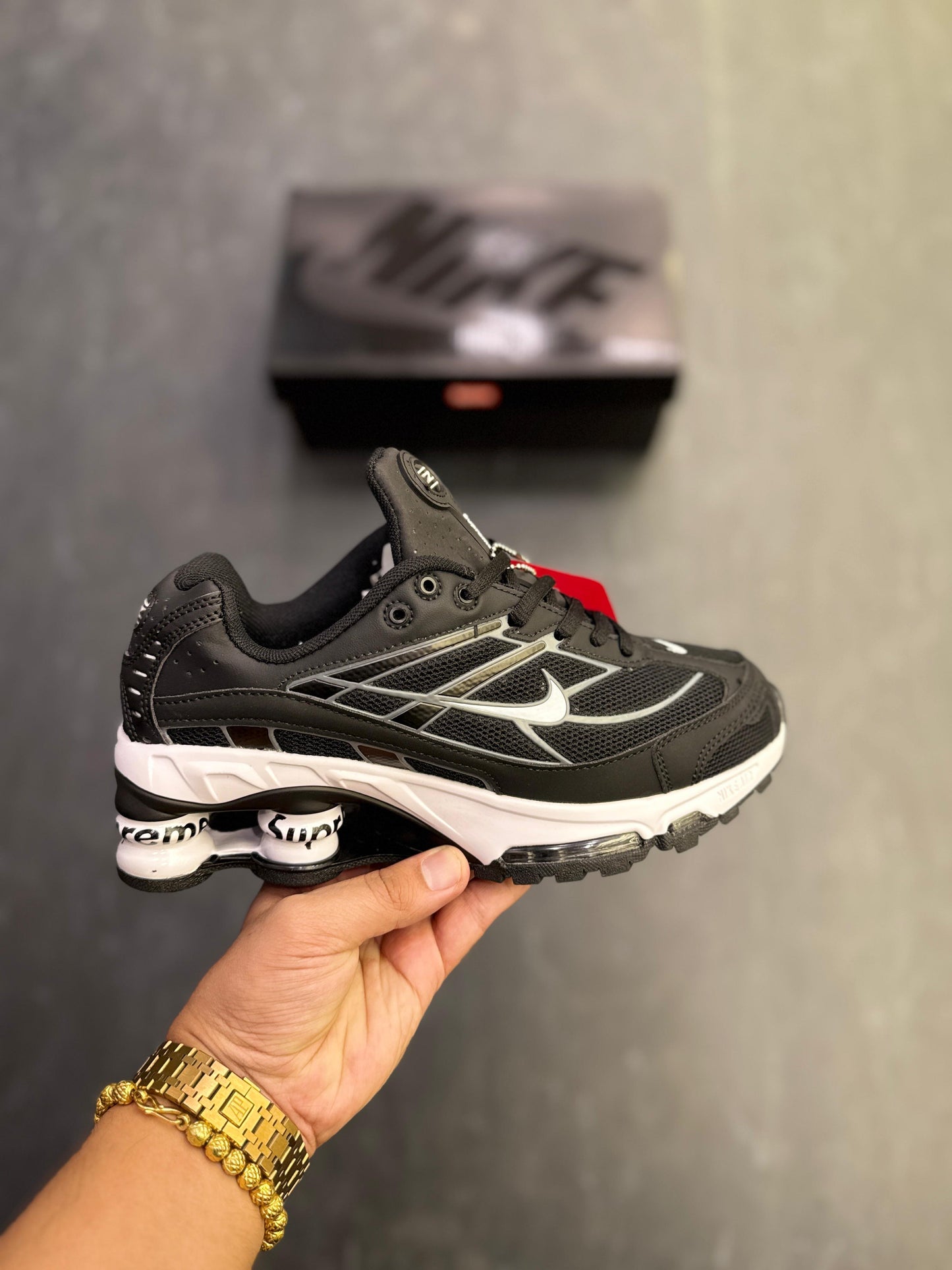 NIKE SHOX 2025 BLACK WHITE SUPREME