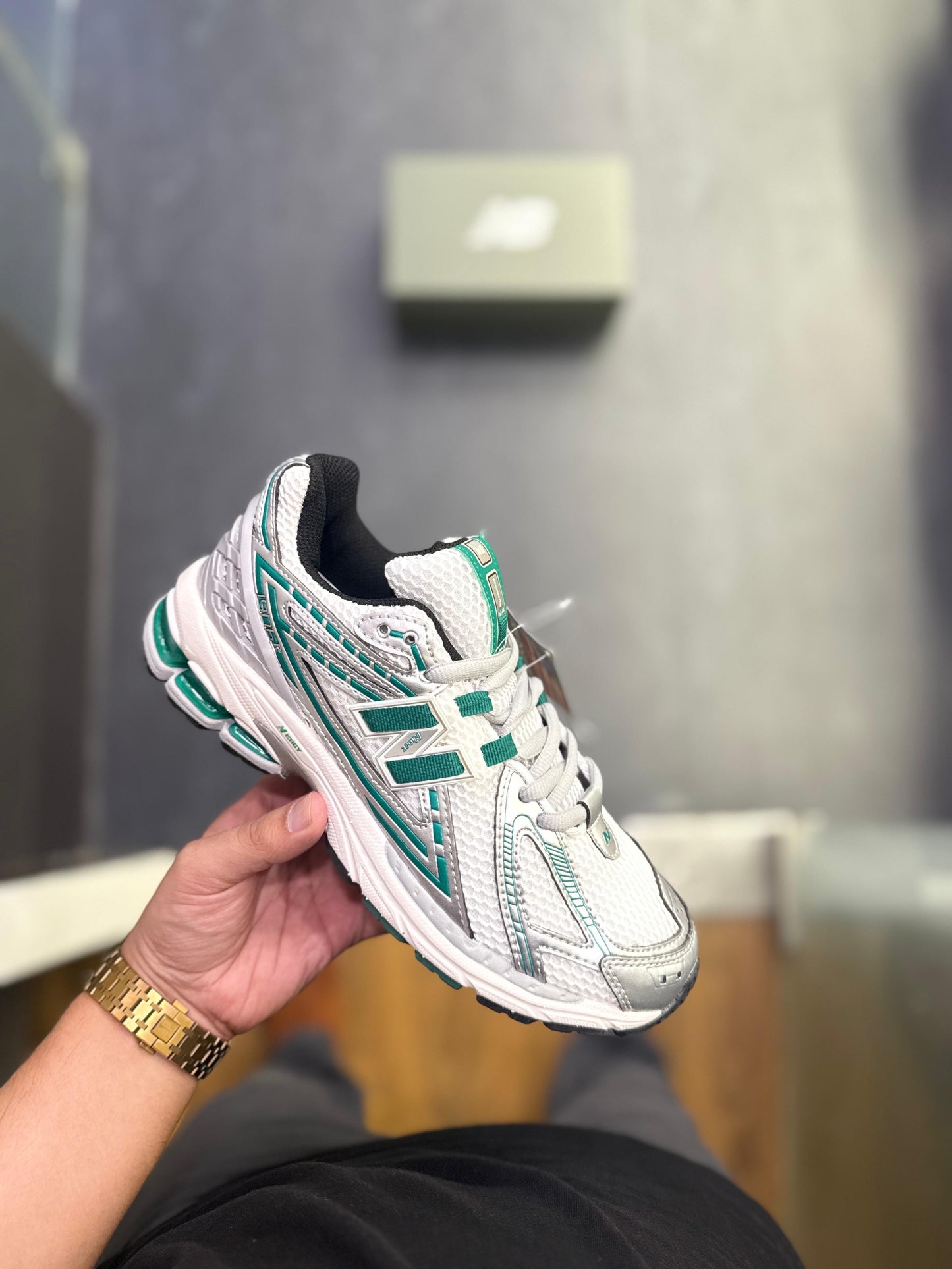 NEW BALANCE 1906 R WHITE GREEN
SHOWROOM QUALITY