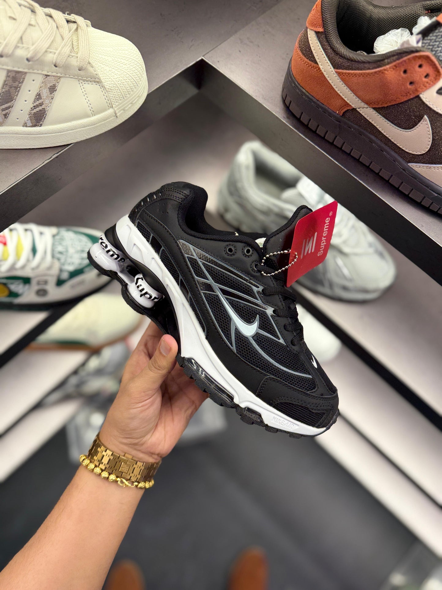 NIKE SHOX 2025 BLACK WHITE SUPREME
