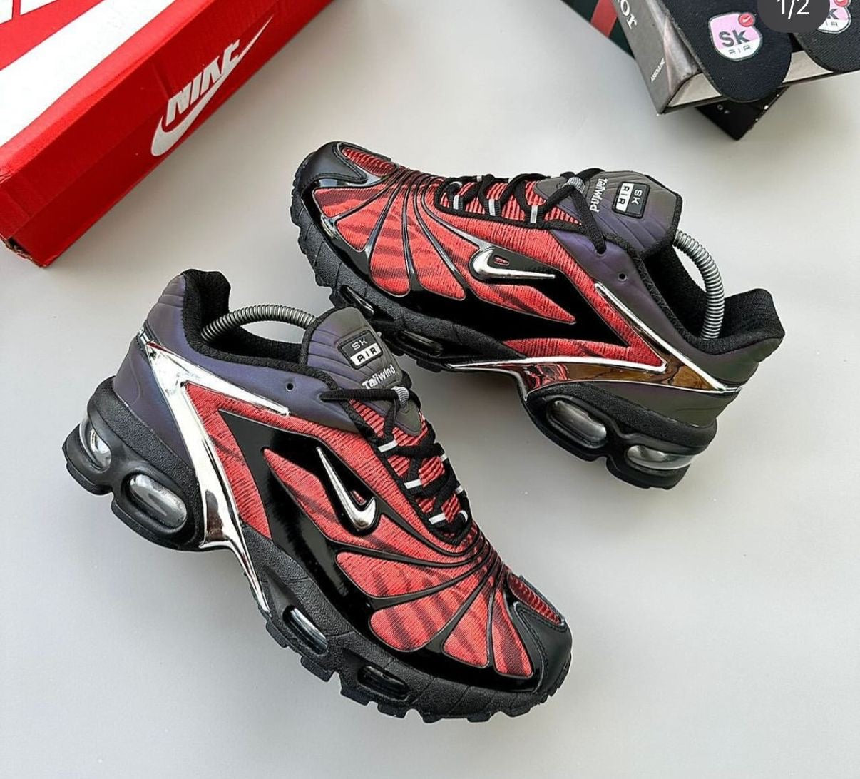 NIKE AIRMAX TAILWIND TN PLUS RED
SHOWROOM QUALITY