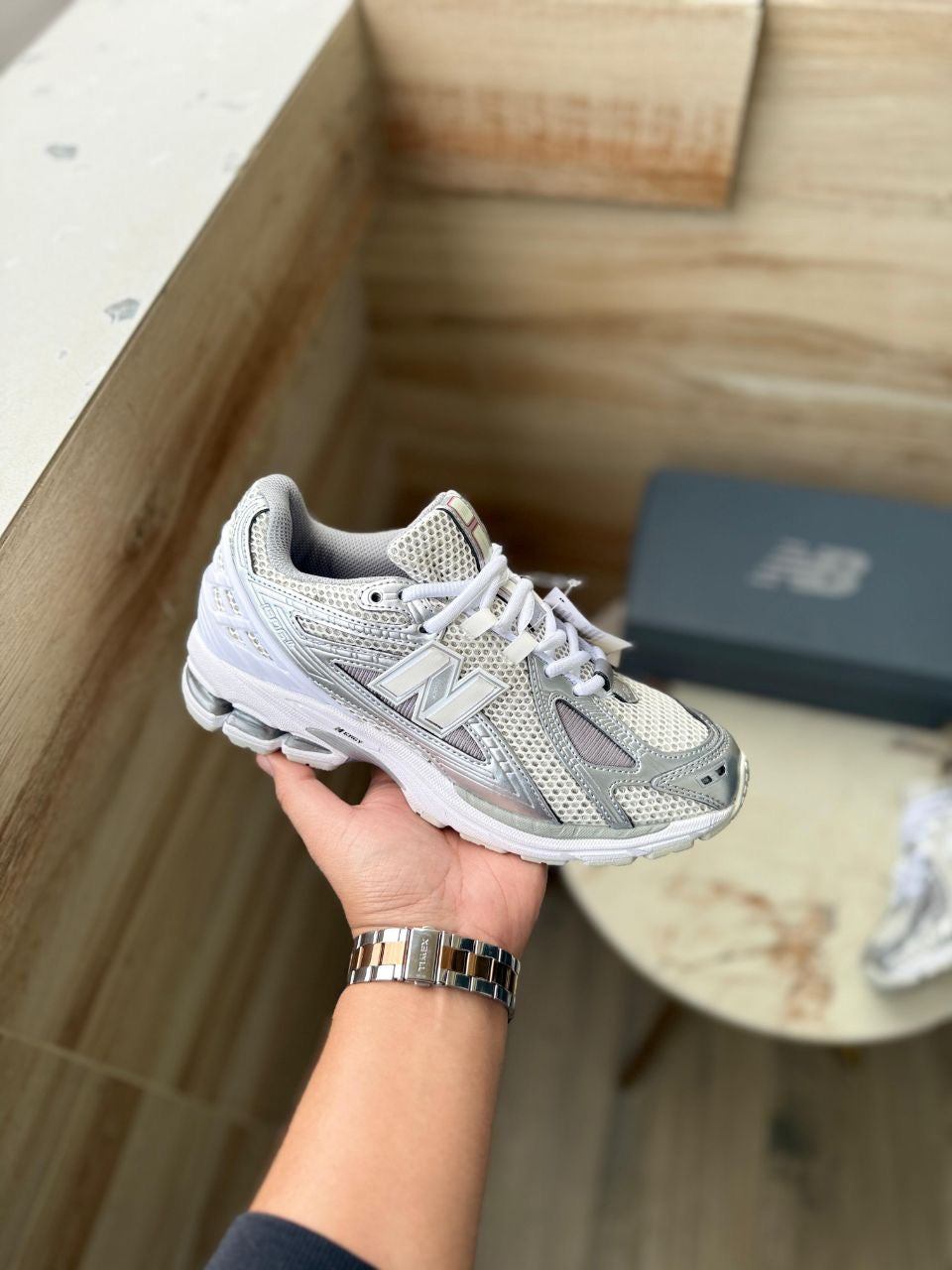 NEW BALANCE 1906 SILVER METALLIC
SHOWROOM QUALITY