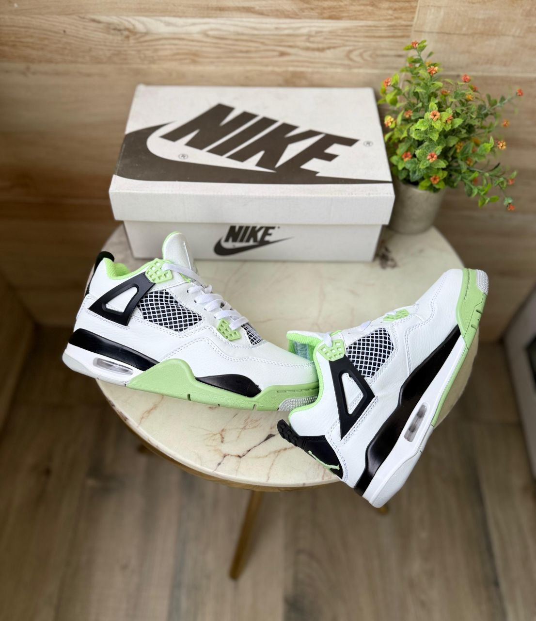 AIR JORDANS RETRO 4 OIL AURA