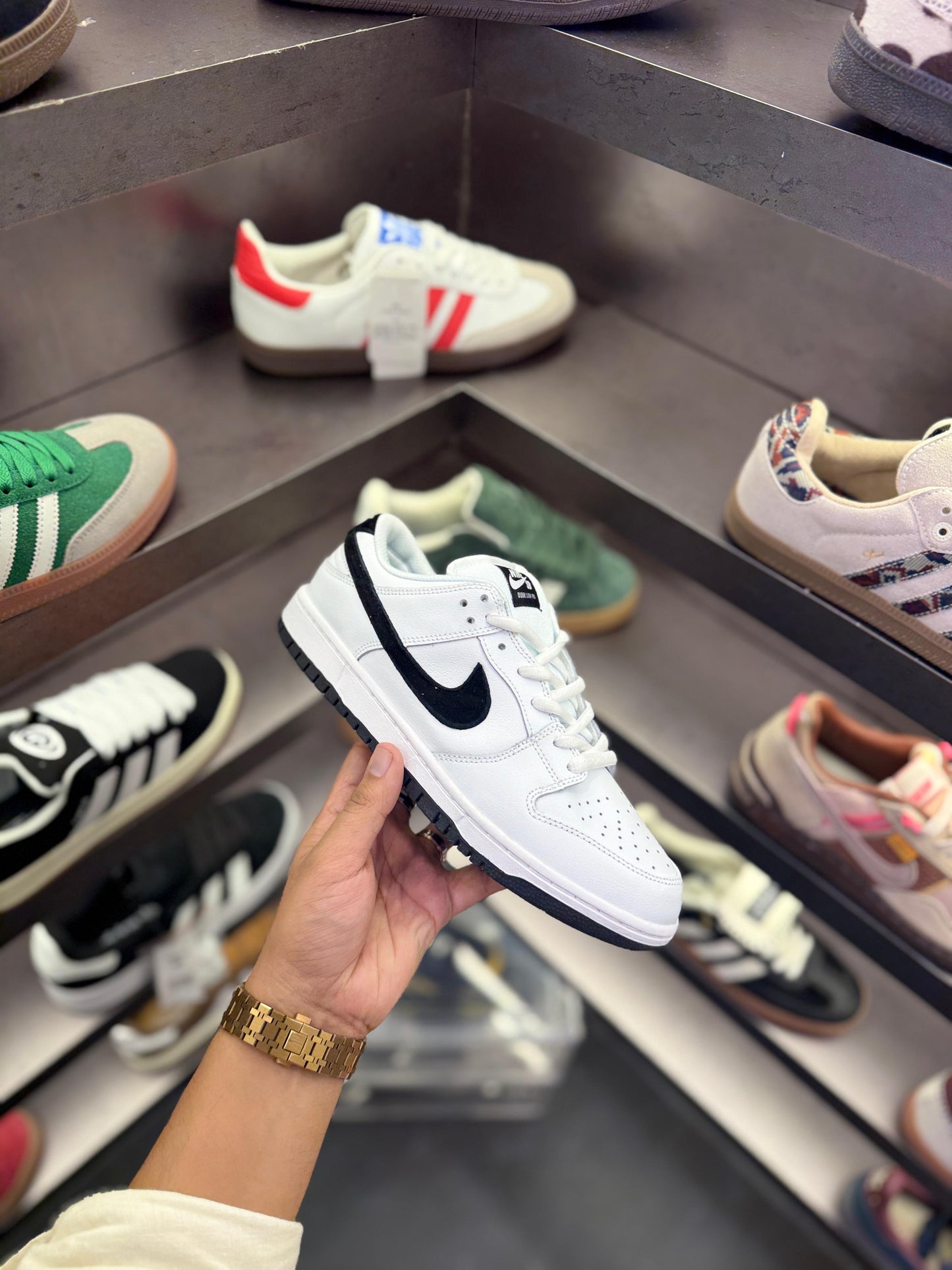 NIKE SB DUNK REVERSE PANDA