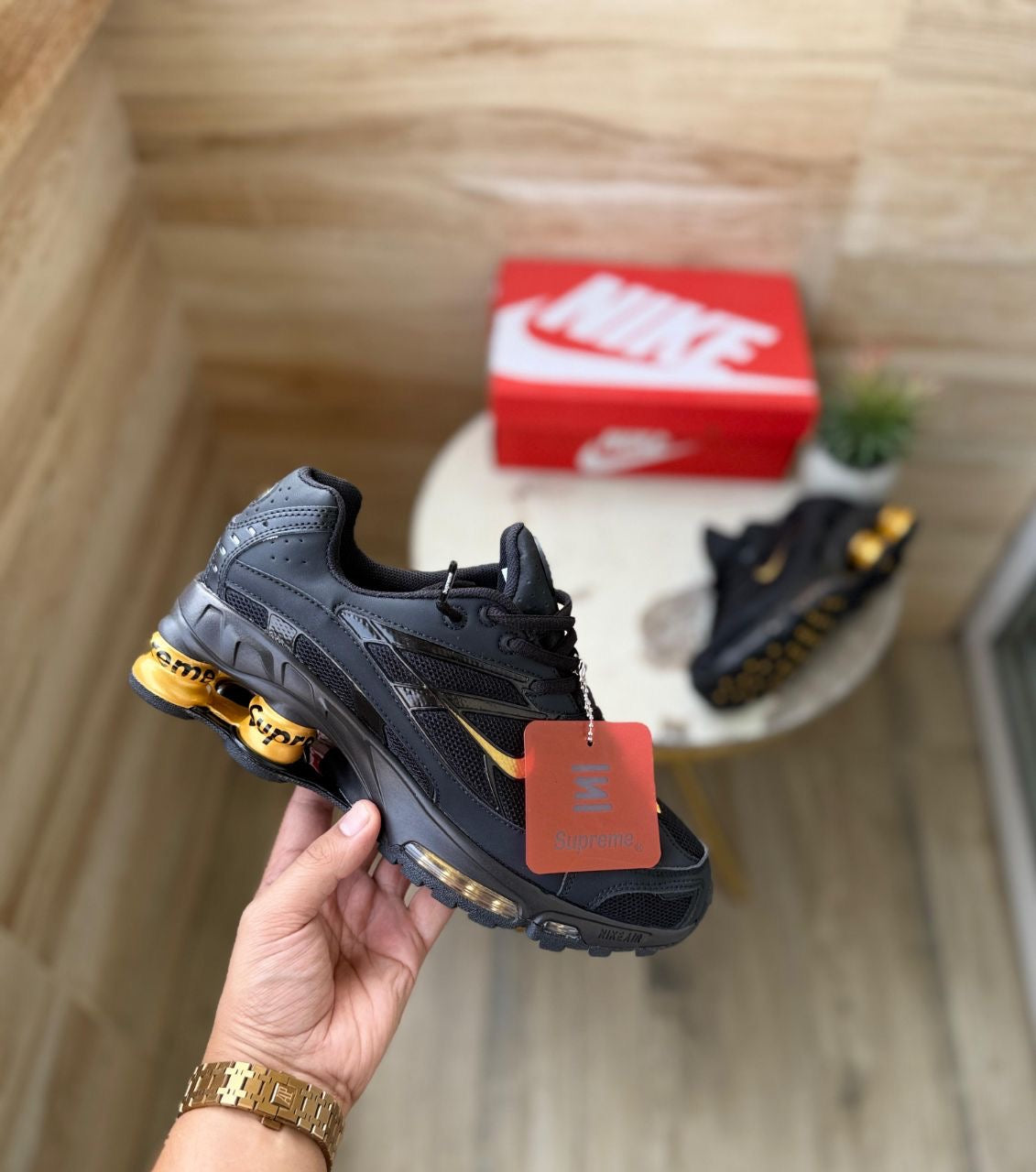 NIKE SHOX 2025 TRIPPLE BLACK GOLD
SUPREME