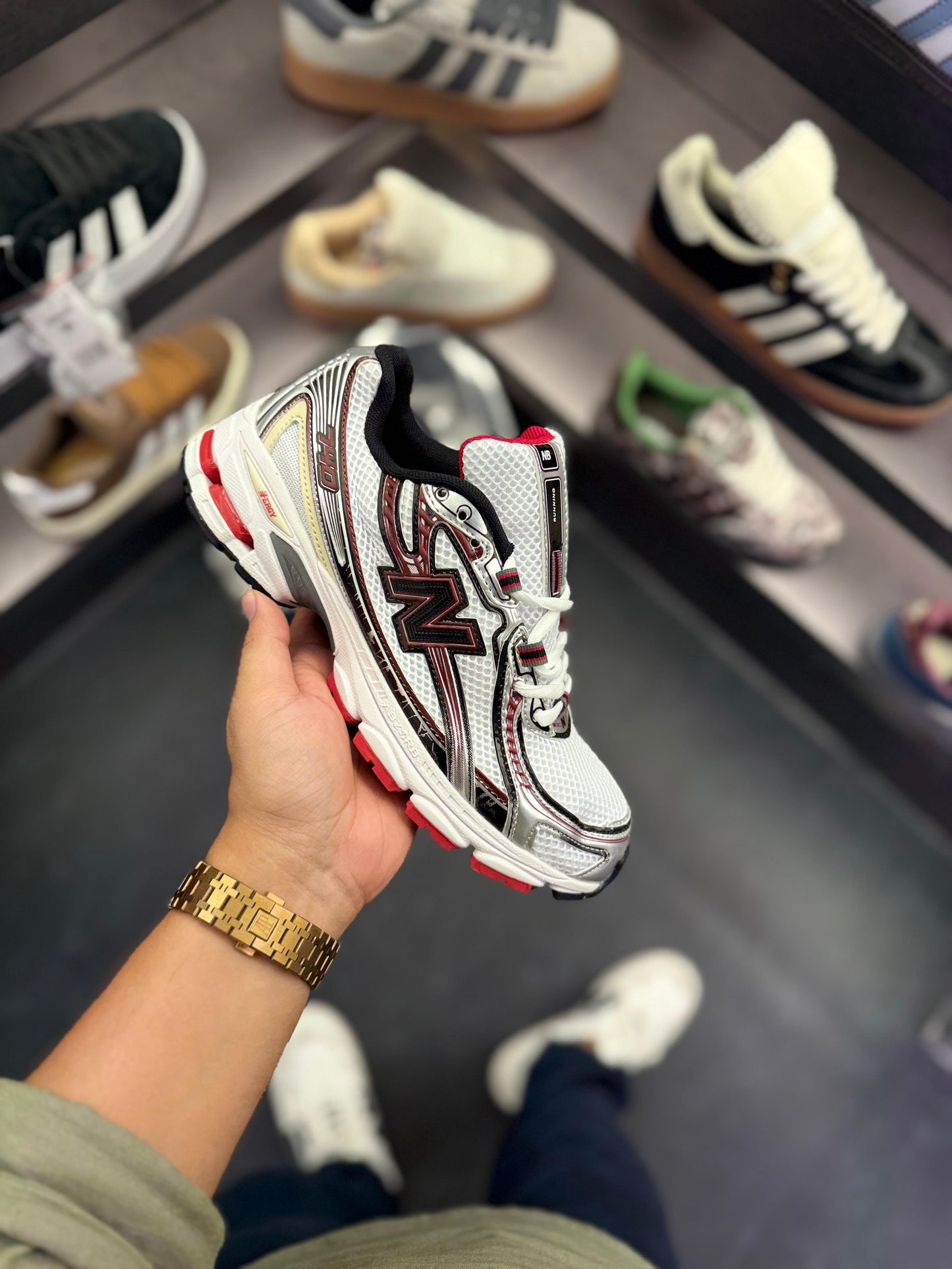 NEW BALANCE 740 SILVER RED
SHOWROOM QUALITY