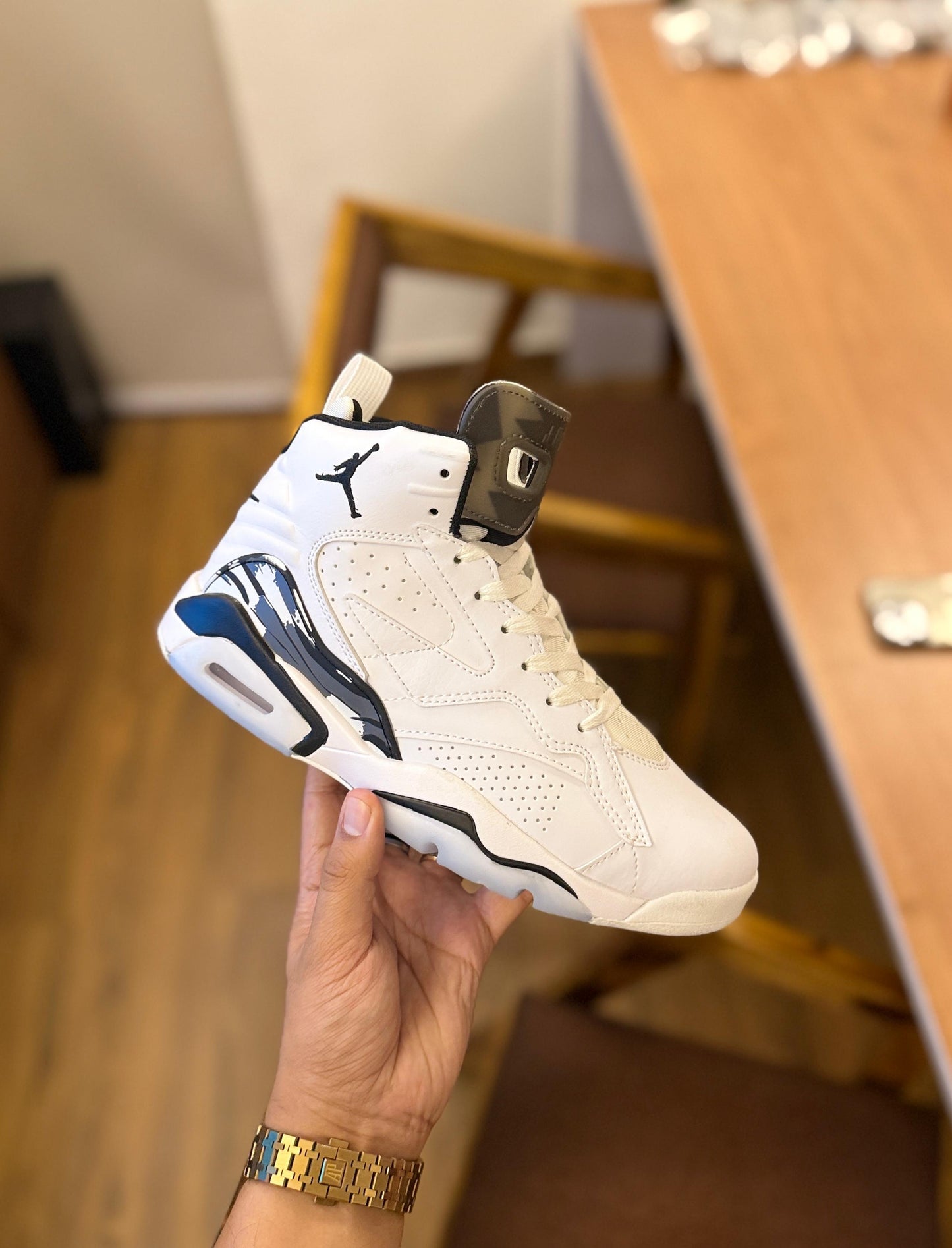AIR JORDANS JUMPMAN MVP WHITE
BASIC