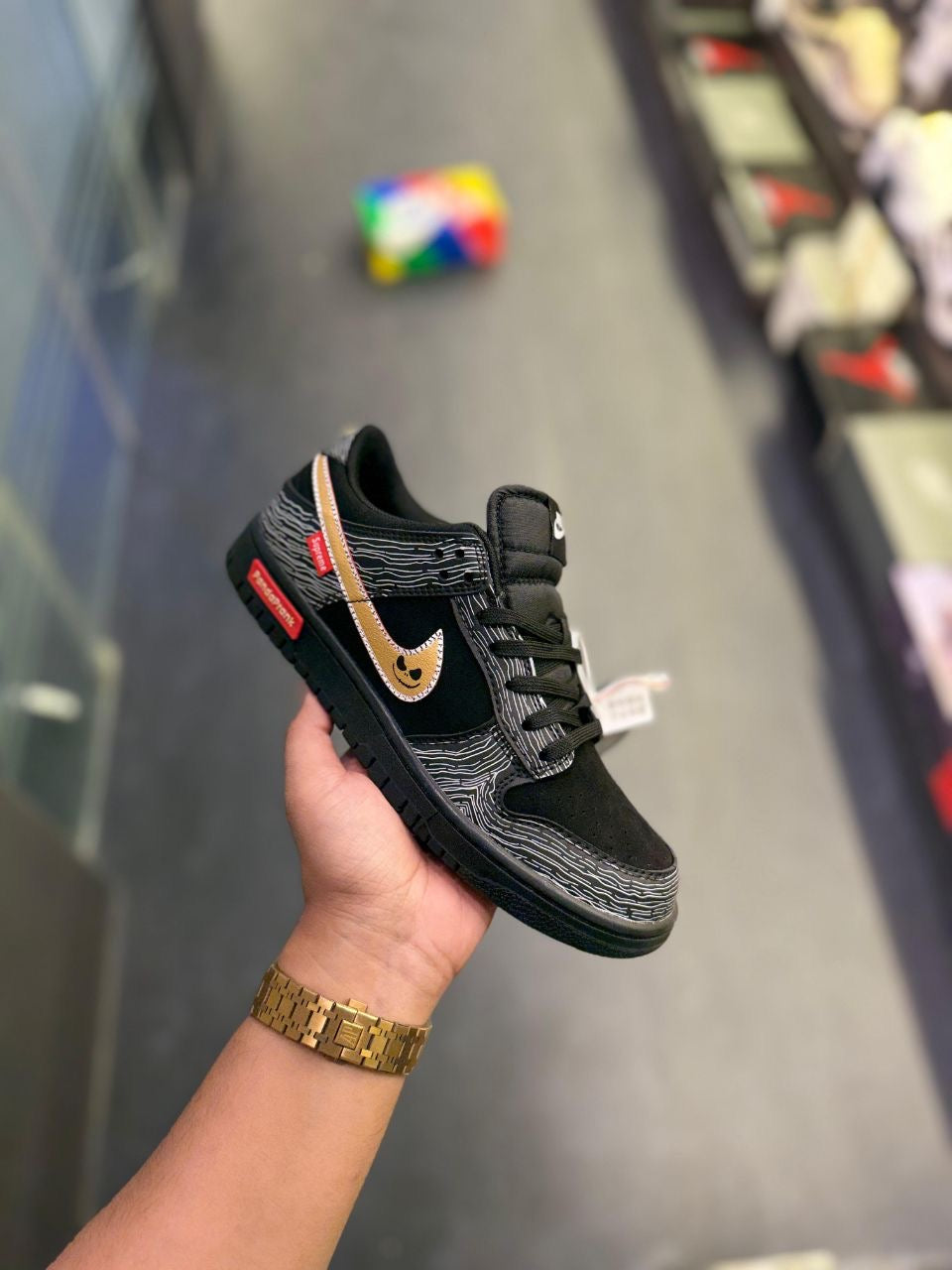 NIKE SB DUNK SUPREME 2025