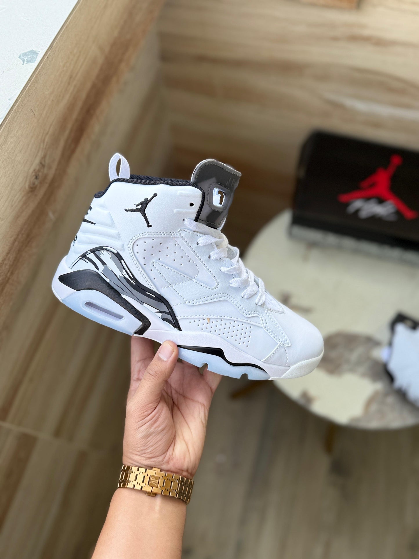 AIR JORDANS JUMPMAN MVP WHITE
BASIC