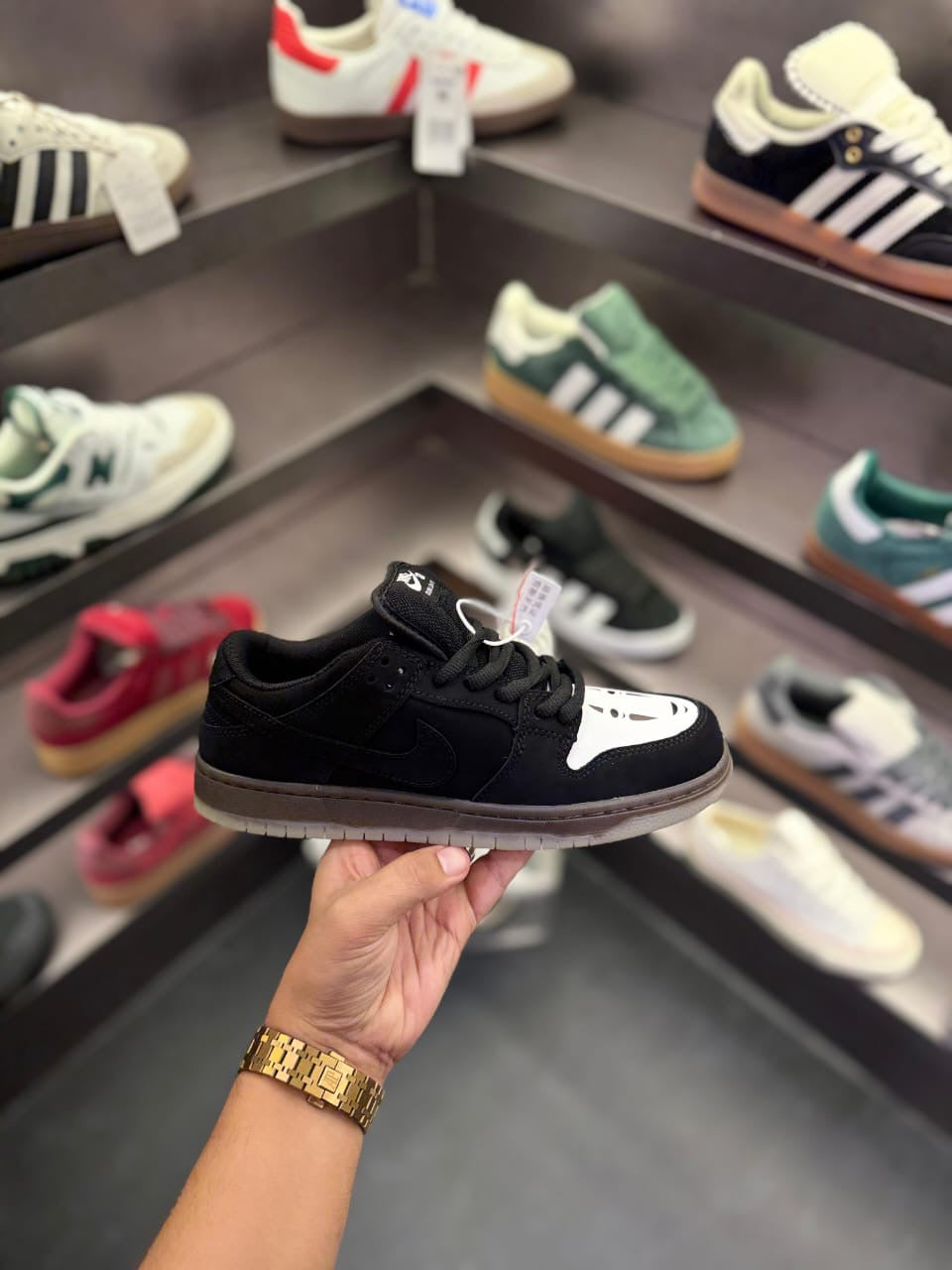 NIKE SB DUNK LOW NO FACE