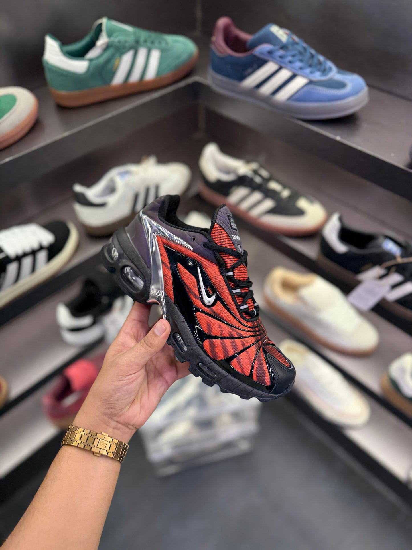 NIKE AIRMAX TAILWIND TN PLUS RED
SHOWROOM QUALITY