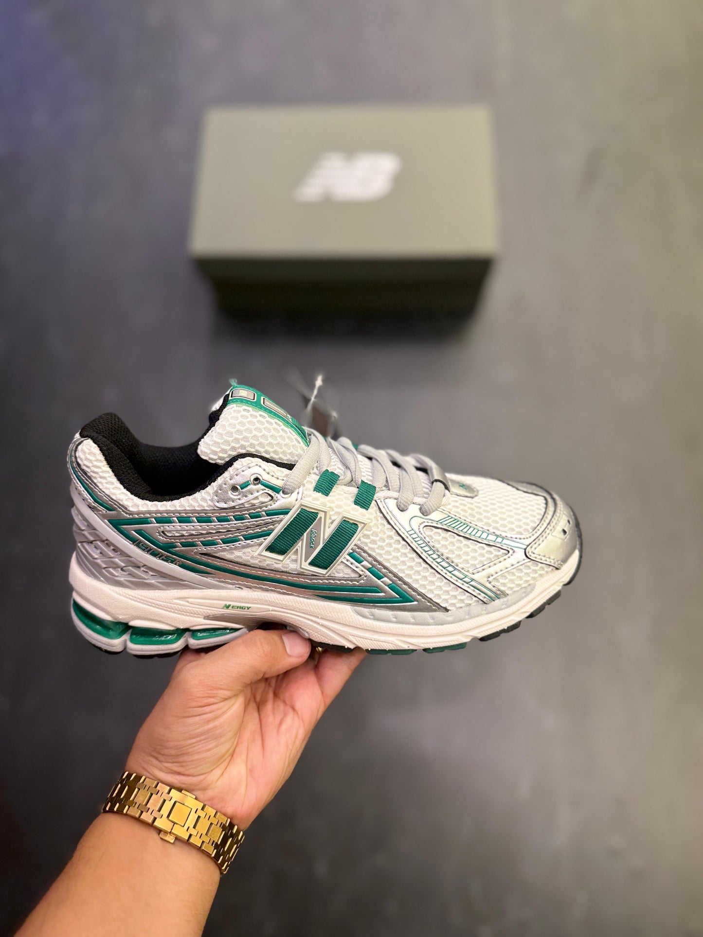 NEW BALANCE 1906 R WHITE GREEN
SHOWROOM QUALITY