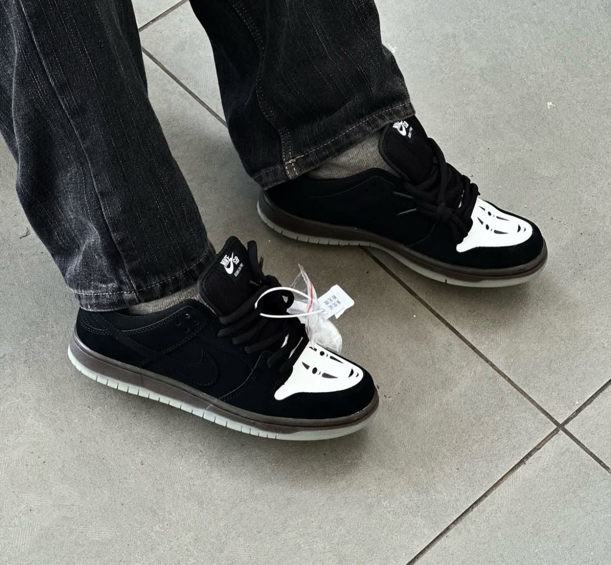 NIKE SB DUNK LOW NO FACE