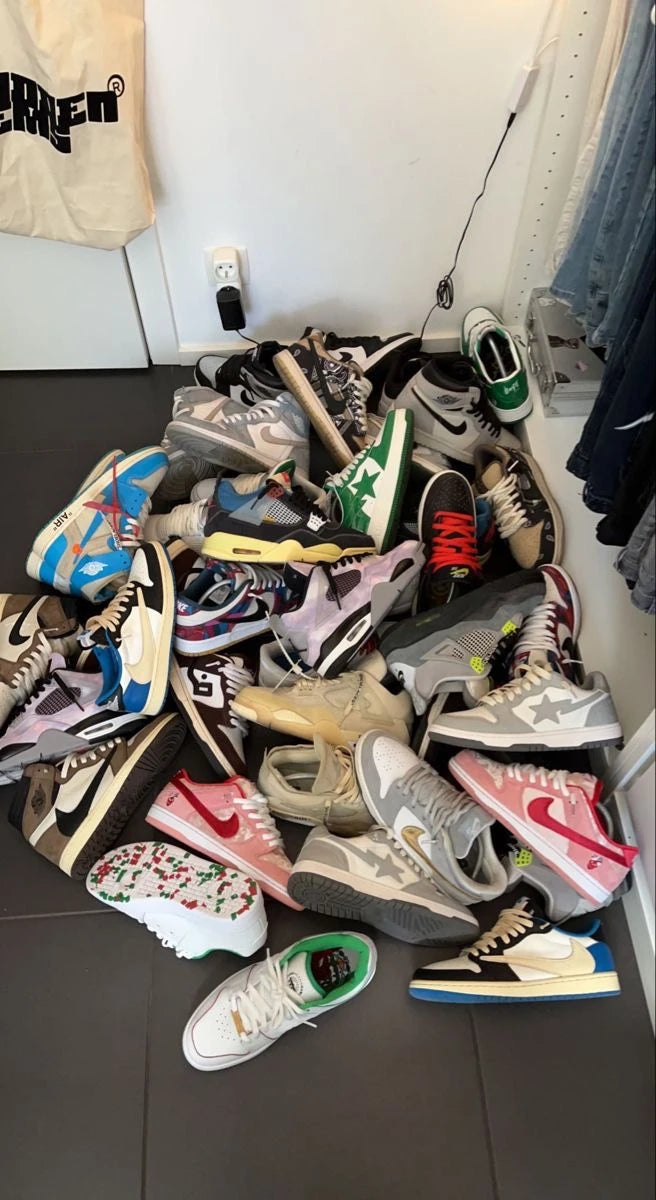 UNDER 699 SNEAKERS (2 PAIR 1299)