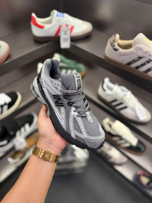 NEW BALANCE 1906 CASTLEROCK
SHOWROOM QUALITY