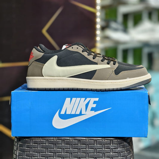 NIKE AIR JORDAN TRAVIS SCOTT MOCHA