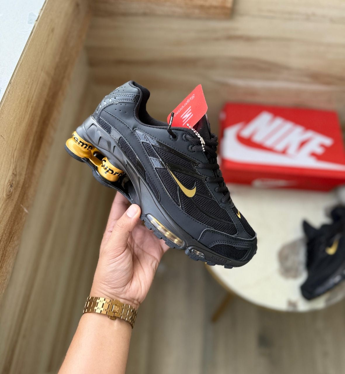 NIKE SHOX 2025 TRIPPLE BLACK GOLD
SUPREME