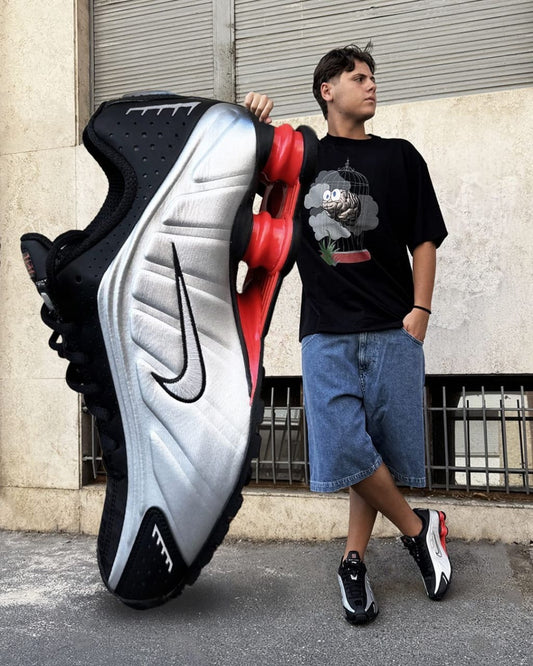 NIKE SHOX SILVER BLACK RES
SHOWROOM QUALITY