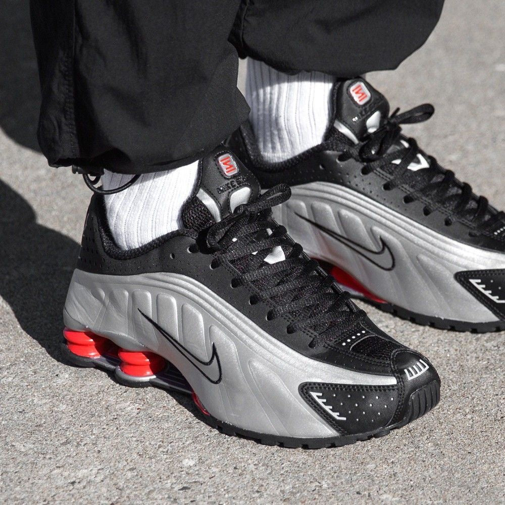 NIKE SHOX SILVER BLACK RES
SHOWROOM QUALITY