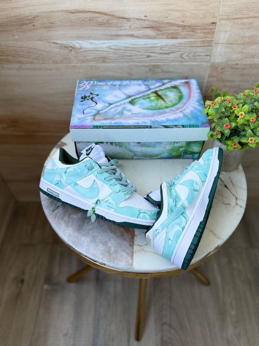 NIKE BLUE