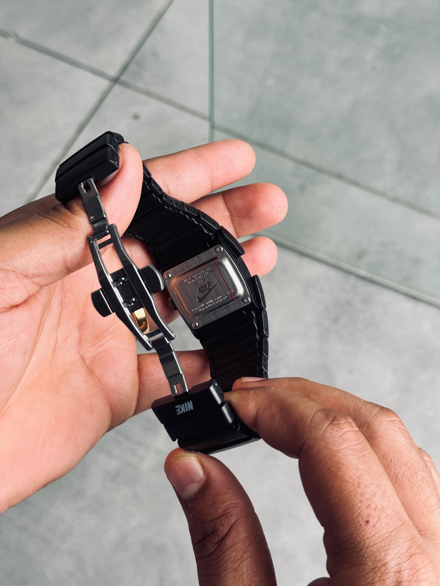 Nike Watch Nike-Inspired Analog Watches ✨
Retro-futuristic style meets sporty edge.
• Matte Black