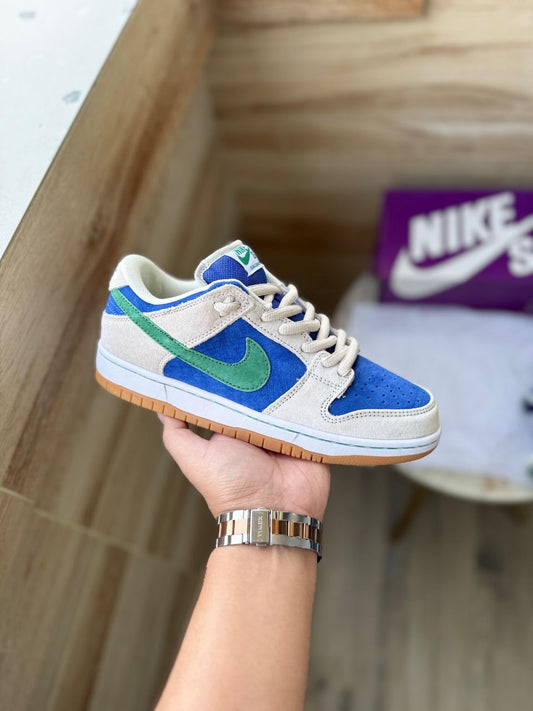 NIKE SB DUNK hyper royal malachite