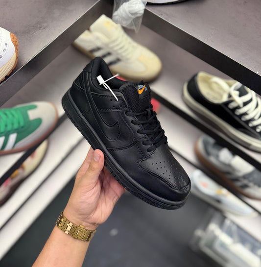 NIKE SB DUNK LOW PRO TRIPPLE BLACK