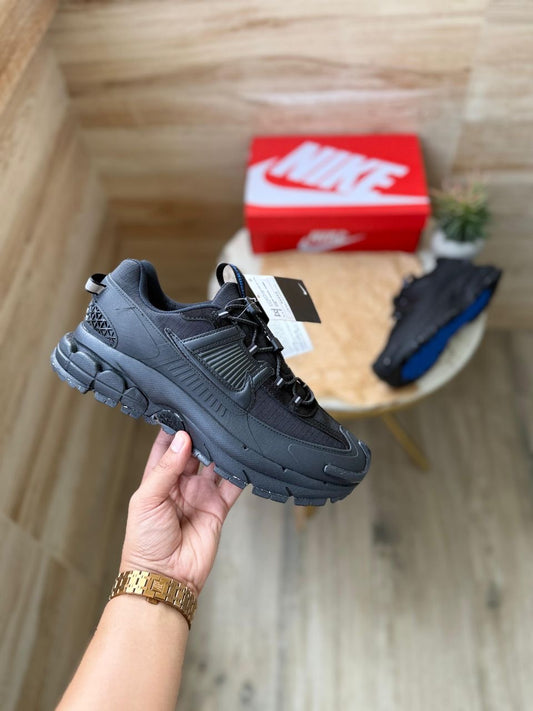 NIKE ZOOM VOMERO TRIPPLE BLACK