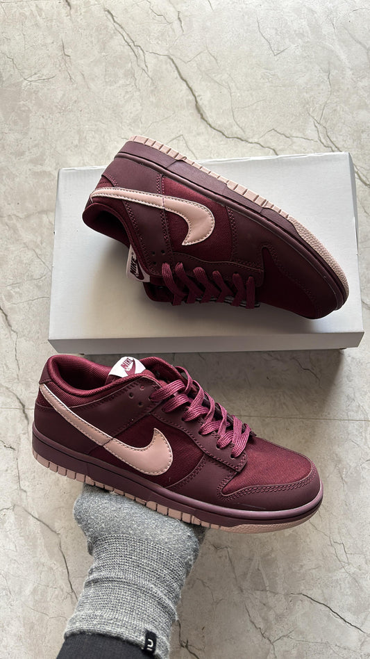 Nike SB dunk beetroot crush