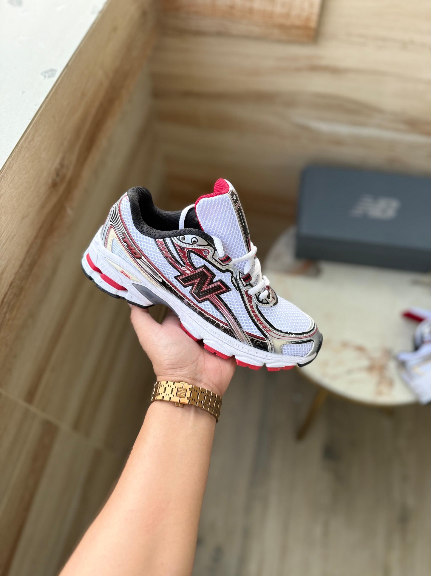 NEW BALANCE 740 SILVER RED
SHOWROOM QUALITY