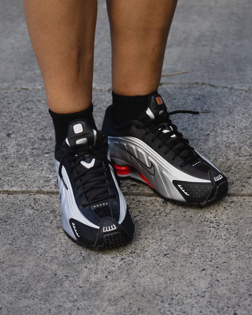 NIKE SHOX SILVER BLACK RES
SHOWROOM QUALITY