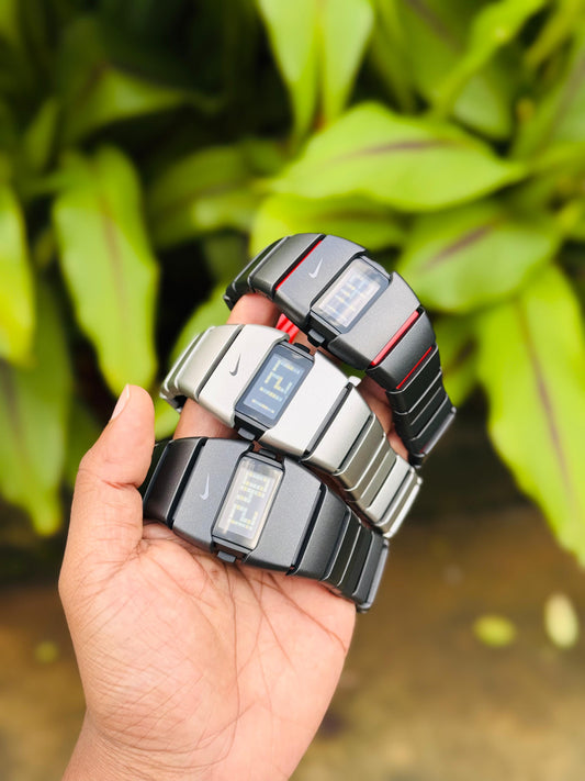 NIKE DIGITAL SCROLLING MODEL The new version's movement
Original