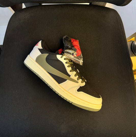 AIR JORDAN 1 TRAVIS SCOTT IN STOCK