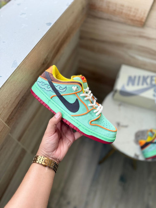 NIKE SB DUNK RODEO TOURMALINE